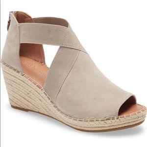 Gentle Souls Signature Colleen Wedge Sandal